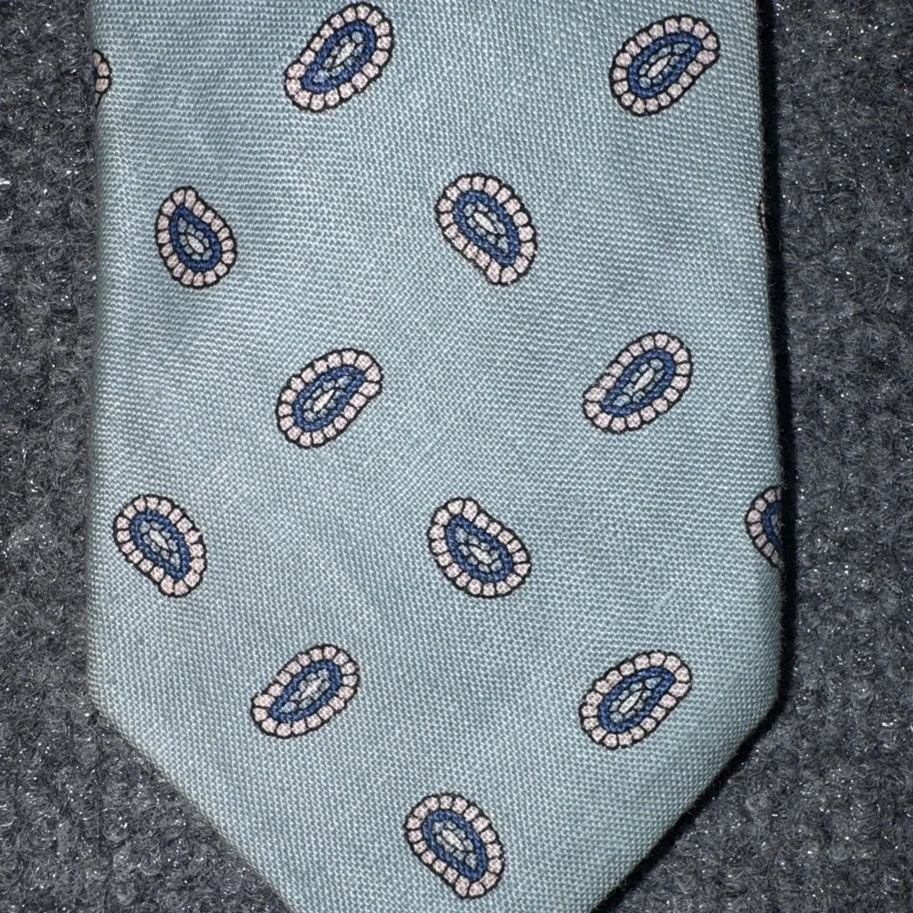 Robert Talbott Hand Sewn Finest Linen Tie Light Blue Medallion Made In USA